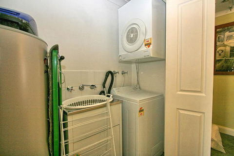 Cobb & Co 3/39 Cobbon Crescent - Sydney 4u 2