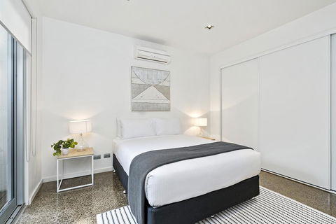 Cogens Two Bedroom Townhouse - Sydney 4u 1