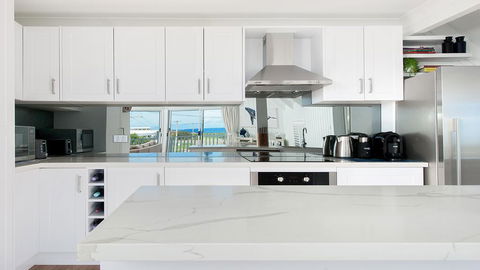 Combined Kingsley Beach House - Sydney 4u 1