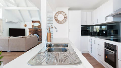 Combined Kingsley Beach House - Sydney 4u 0
