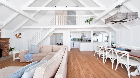 Combined Kingsley Beach House - Sydney 4u 2