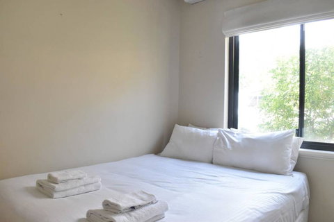 Comfortable 2 Bedroom Unit With Garden - Sydney Resort 3