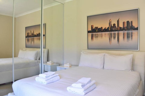 Comfortable 2 Bedroom Unit With Garden - Sydney Resort 2