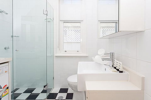 Comfortable Renovated Studio Close To City - Sydney 4u 3
