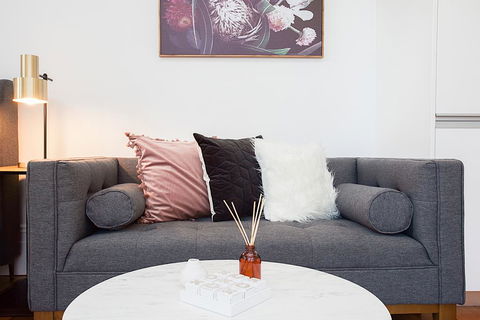 Comfortable Renovated Studio Close To City - Sydney 4u 2