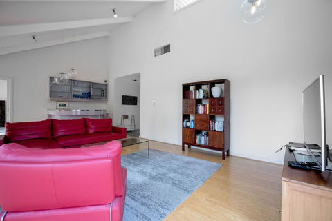 Comfy Holiday House With Pool@Rosanna - Sydney 4u 3