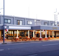 Commodore Motor Inn - Accommodation Sydney