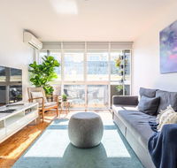COMO A South Yarra Delight Car Park and King Bed - Sydney 4u