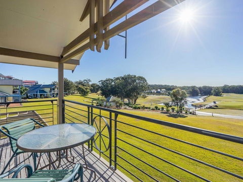 Condo 108 @ Horizons Resort & Golf, Stunning Course + Lake Views - Sydney 4u 0