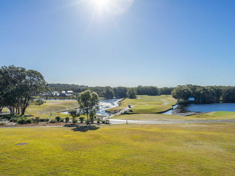 Condo 108 @ Horizons Resort & Golf, Stunning Course + Lake Views - Sydney 4u 3