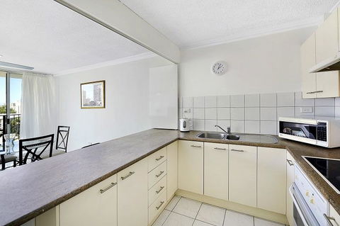 Condor Ocean View Apartments Surfers Paradise - Accommodation Sydney 3