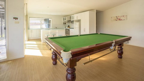 Conley Ave 8 Pet Friendly - OUTSIDE Only - Sydney Resort 3