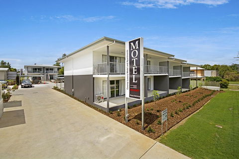 Cooroy Luxury Motel Apartments - Sydney 4u 3