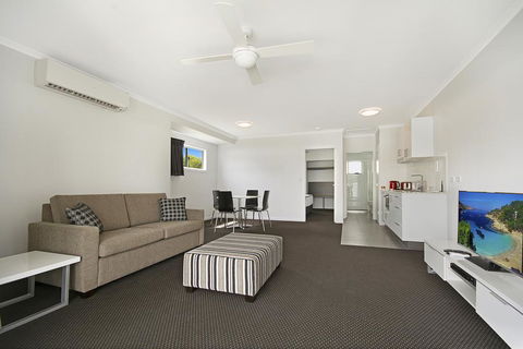 Cooroy Luxury Motel Apartments - Sydney 4u 0