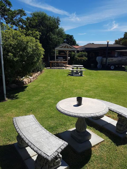 Coorrabin Motor Inn - Sydney 4u 1