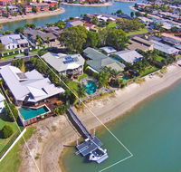 Coorumbong 16 - 5 BDRM Canal Home with Pool - Sydney 4u