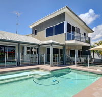 Coorumbong 36 - 6 BDRM Canal Home With Pool - Sydney 4u