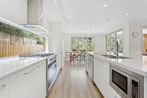 CORYMBIA - MOUNT MARTHA - Sydney 4u 1