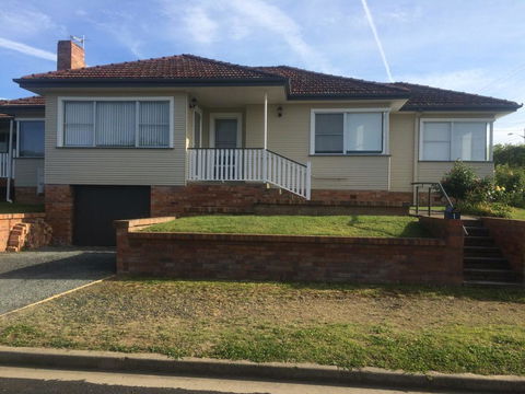 Costa Park Cottage Ena - Armidale - Sydney 4u 0