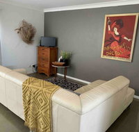 Cosy 1 Bedroom Unit With Views Of The City - Accommodation Sydney