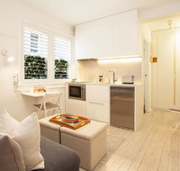 Cosy Flat in Art Deco Building Minutes From City - Sydney Resort