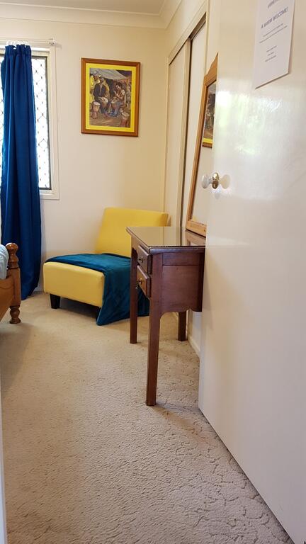 Cosy Quiet Bedroom Ferny Grove - Sydney 4u 2