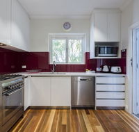 Cottesloe Beach Deluxe Apartment - Sydney 4u