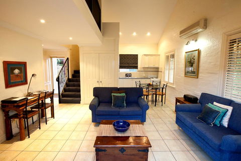 Country Apartments - Sydney 4u 0