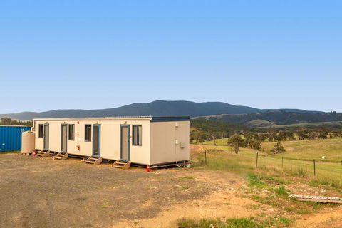 Country Budget - Sydney 4u 0