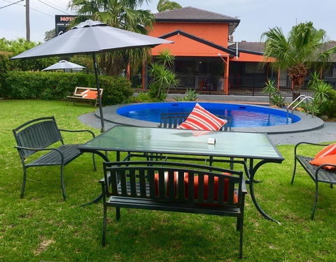 Country Leisure Motor Inn - Sydney 4u 1