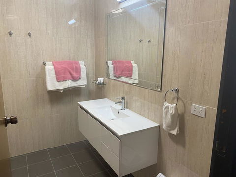 Country Plaza Halls Gap - Sydney 4u 3