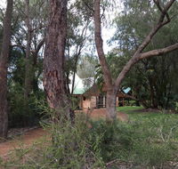 Country Retreat on 1 acre with pool hot tub surrounded by trees - Sydney 4u
