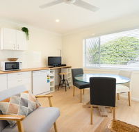 Cozy 1 Bedroom Apartment Minutes From The Beach - Accommodation Sydney