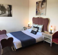 CozyStudioUnit in BeverlyHills Train Accessible - Sydney 4u