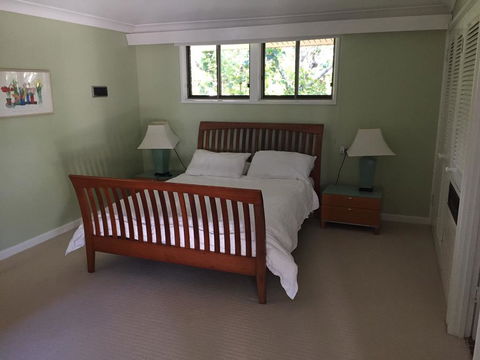 Craigdarroch Courtyard Cottage, 22 Bartle Road - Sydney 4u 2