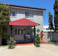 Crest Motor Inn - Sydney 4u