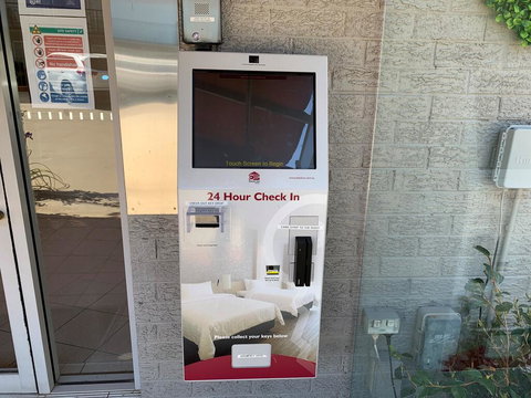 Crest Motor Inn - Accommodation Sydney 1