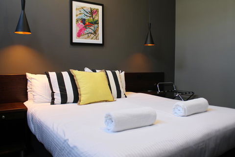 Criterion Hotel Sale - Sydney 4u 3