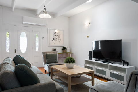 Cute And Relaxed Holiday Home - Close To Beach - Sydney 4u 2
