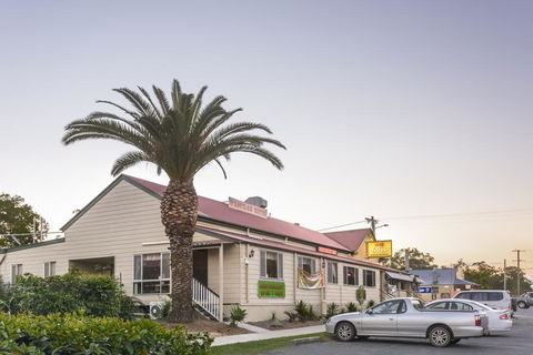 D'Aguilar Hotel Motel - Accommodation Sydney 0