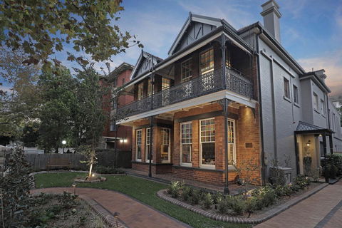 Dalziel Lodge - Accommodation Sydney 0