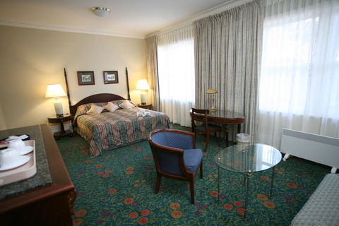 Darcy's Hotel - Sydney 4u 1