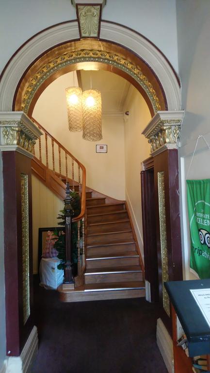 Delatite Hotel - Sydney 4u 1