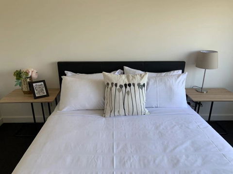 Delicate And Peaceful Bundoora Townhouse 11-R3 - Sydney 4u 0
