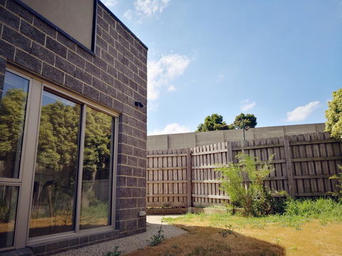 Delicate And Peaceful Bundoora Townhouse 11-R4 - Sydney 4u 1