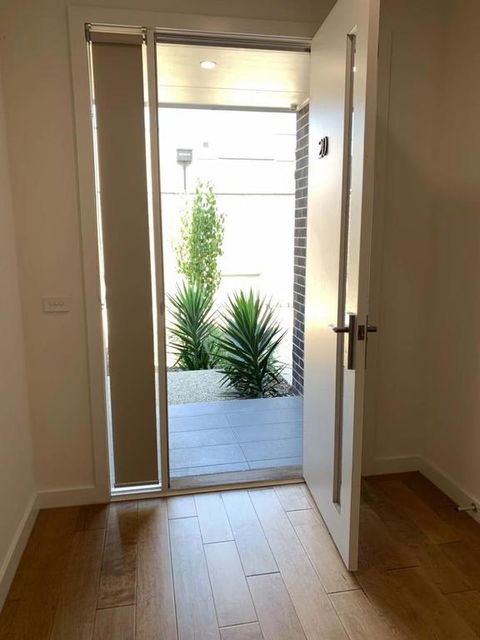 Delicate And Peaceful Bundoora Townhouse 11-R4 - Sydney 4u 3