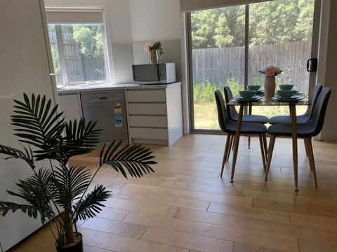 Delicate And Peaceful Bundoora Townhouse 20-R3 - Accommodation Sydney 2