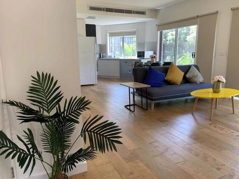 Delicate And Peaceful Bundoora Townhouse 20-R3 - Accommodation Sydney 0
