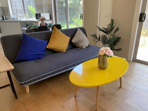 Delicate And Peaceful Bundoora Townhouse 7 - Accommodation Sydney 0