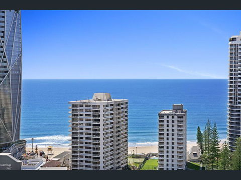 Deluxe Ocean Views - Accommodation Sydney 3